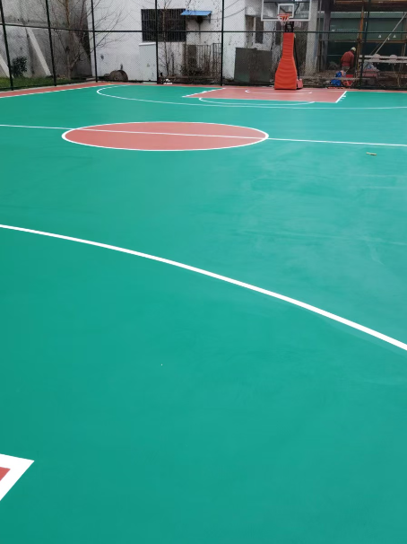 安阳 球场长期使用易出现地面开裂